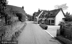 Queen's Street And Bugle Inn c.1965, Twyford