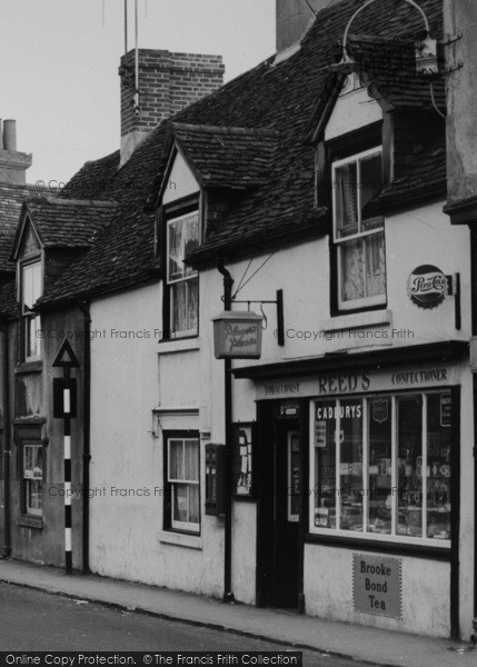 Photo of Twyford, Reed's Shop, London Road c.1960