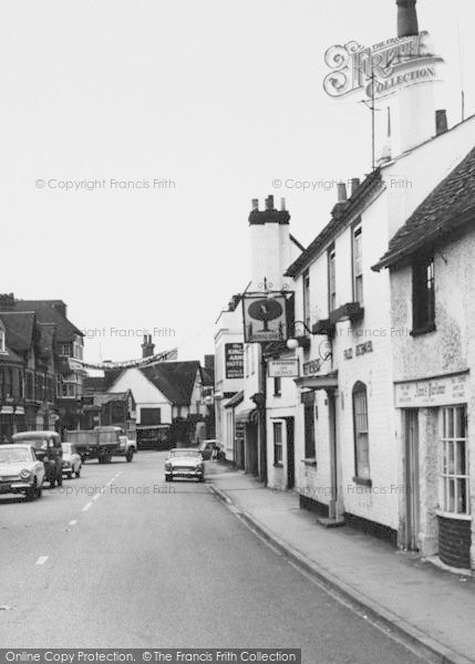 Photo of Twyford, The Royal Oak, London Road c.1965