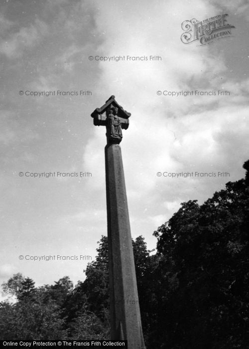 Photo of Tyberton, Cross In St Mary's Churchyard 1948