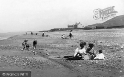 On The Beach 1908, Tywyn