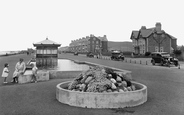 Seafront 1930, Tywyn