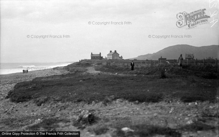 Photo of Tywyn, The Beach, North End c.1933