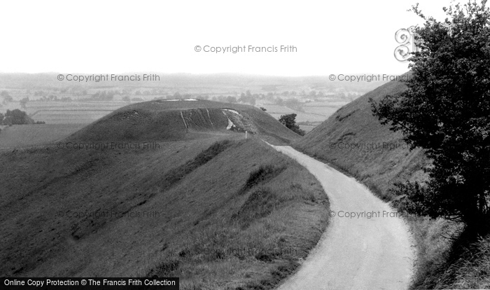 Photo of Uffington, Dragon's Hill c.1955