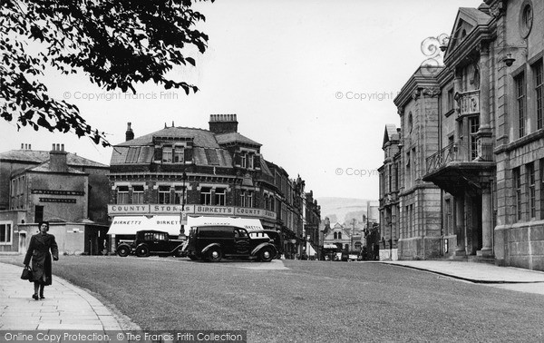 Photo of Ulverston, County Square c.1950
