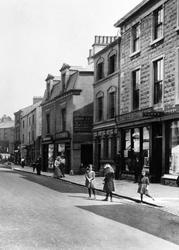 Girls, King Street 1912, Ulverston
