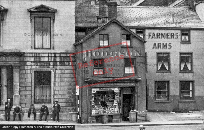 Photo of Ulverston, Hodgson And The Farmers Arms c.1950