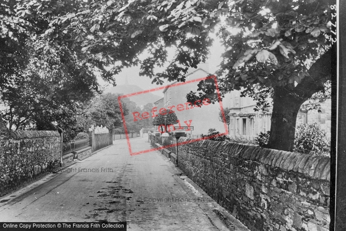 Photo of Ulverston, St Mary's Church Walk 1929
