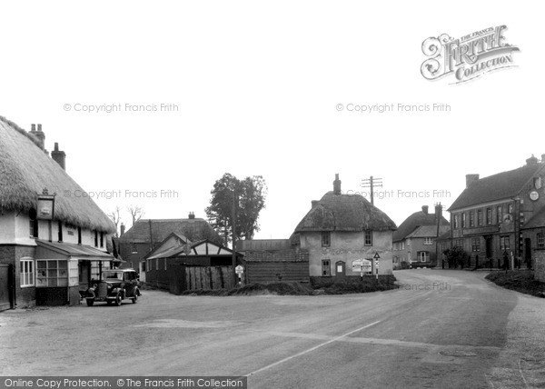 Photo of Upavon, The Green And Ship Inn c.1950