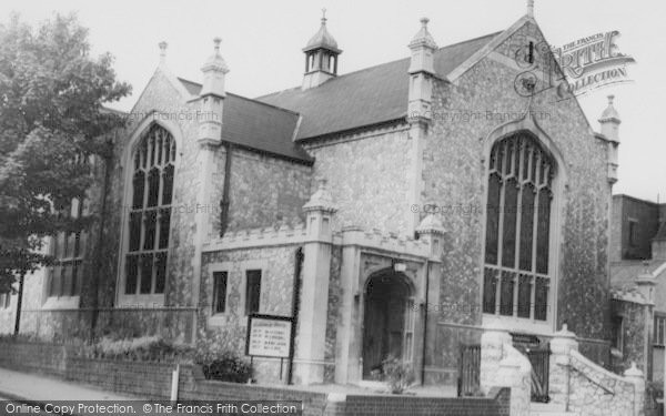 Photo of Upminster, The Congregational Church c.1965