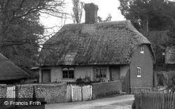 Old Cottage 1907, Upper Farringdon