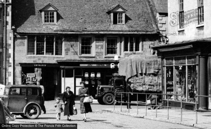 Photo of Uppingham, Pedestrians c.1950