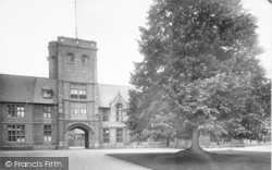 School 1932, Uppingham
