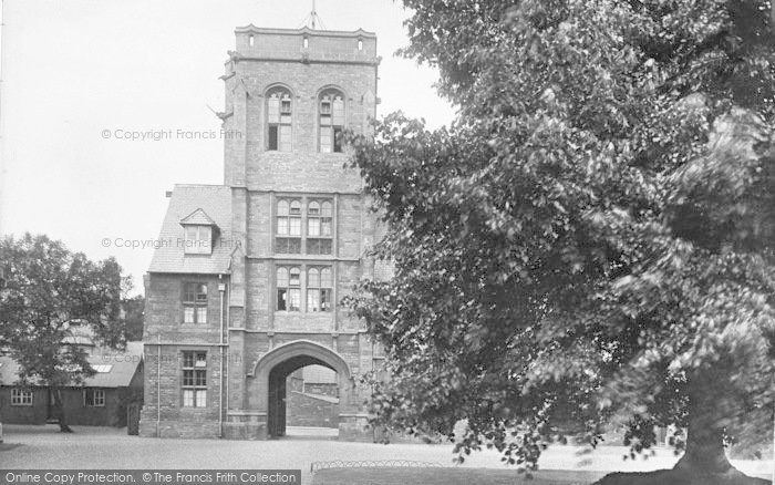 Photo of Uppingham, School Gateway 1922