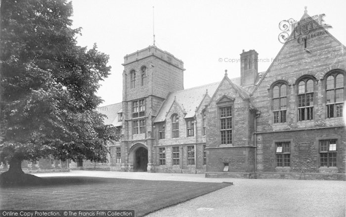 Photo of Uppingham, School Laboratory And Classrooms 1932
