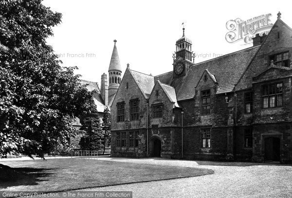 Photo of Uppingham, School Quadrangle 1922