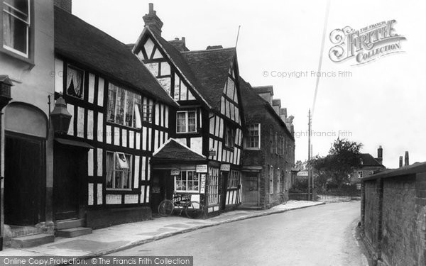 Photo of Upton Upon Severn, Cromwell Cottages 1931