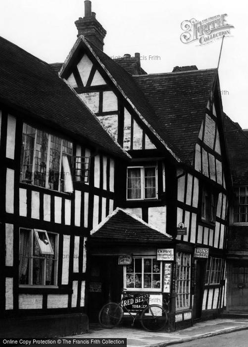 Photo of Upton Upon Severn, Payne's Shop 1931
