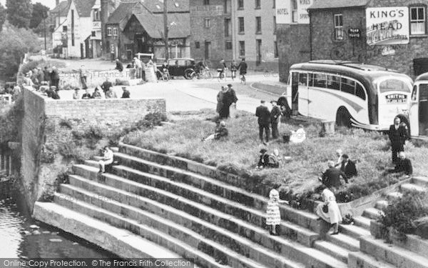 Photo of Upton Upon Severn, People On The Riverbank c.1955