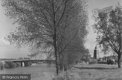 The River And 14th Century Tower c.1959, Upton Upon Severn