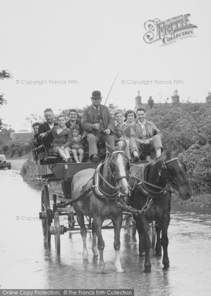 Photo of Upwey, Horse Drawn Carriage c.1950