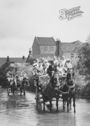 Tourist Carriages At The Water Splash c.1950, Upwey
