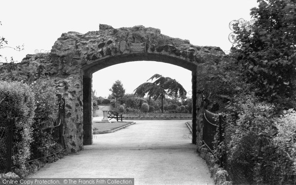 Photo of Urmston, Davyhulme Park c.1950
