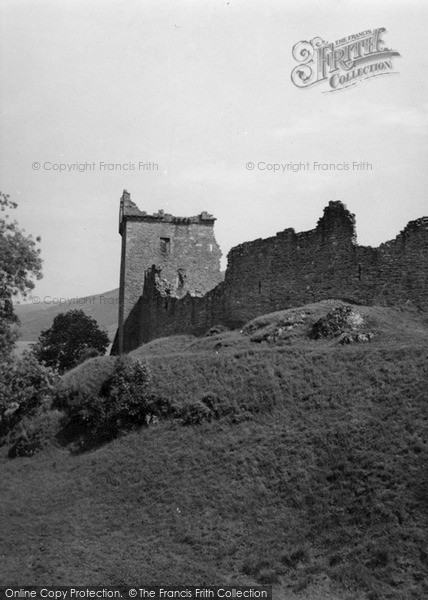 Photo of Urquhart Castle, 1952