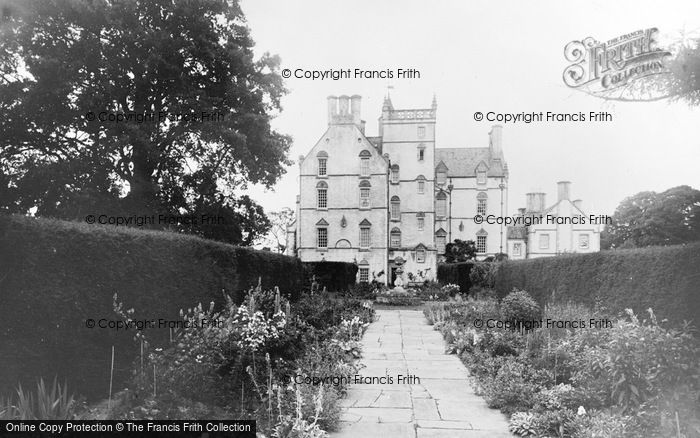 Photo of Urquhart Castle, Innes House c.1930