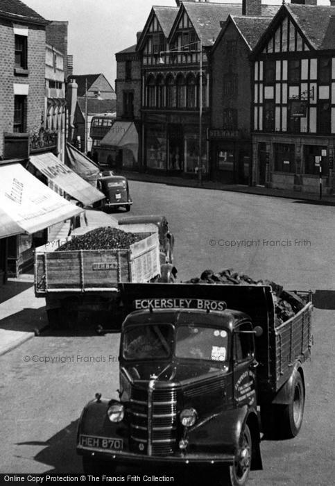 Photo of Uttoxeter, Lorries In Market Place 1949