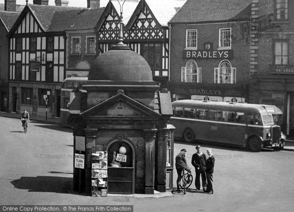 Photo of Uttoxeter, Men In The Market Place c.1955
