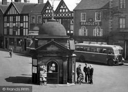 Men In The Market Place c.1955, Uttoxeter