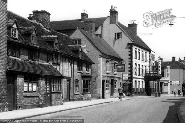 Photo of Uttoxeter, Old Houses And The White Hart c.1955