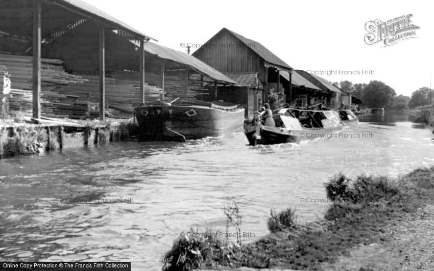 Uxbridge, Grand Union Canal c1950