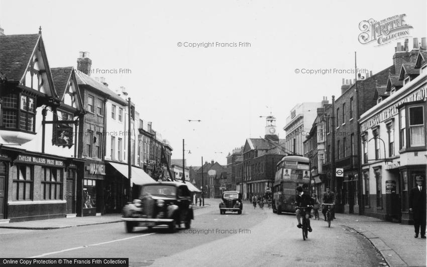 Uxbridge, High Street looking east c1950