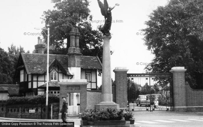 Photo of Uxbridge, RAF Memorial c.1960