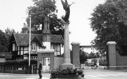 Raf Memorial c.1960, Uxbridge