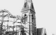 Uxbridge, St Andrew's Church c1955