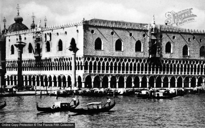 Photo of Venice, The Doge's Palace c.1935