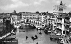 The Rialto Bridge c.1935, Venice