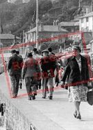 Walking Along The Front c.1950, Ventnor