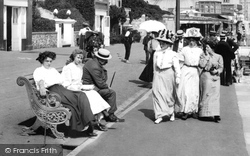 Women On The Esplanade 1908, Ventnor