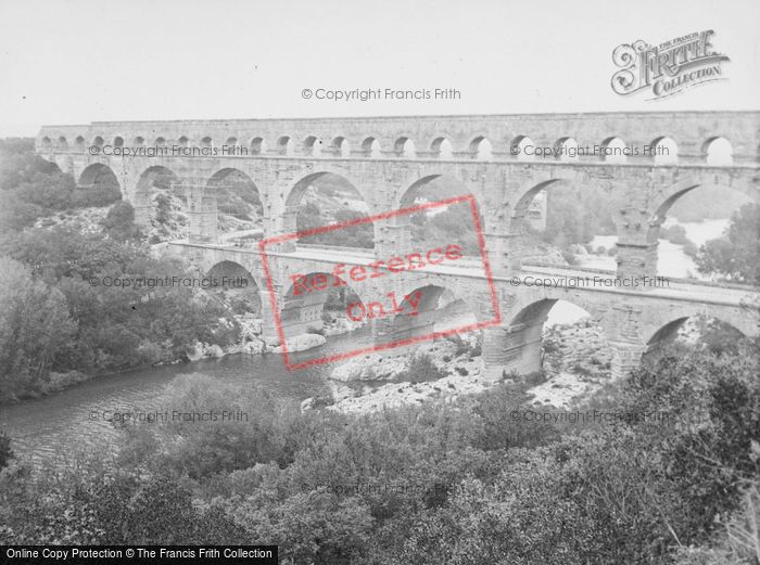 Photo of Vers Pont Du Gard, Pont Du Gard c.1939