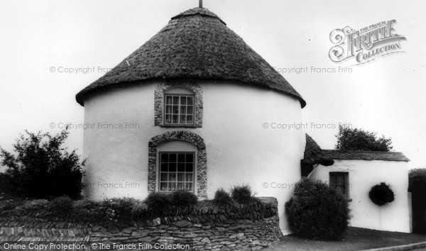 Photo of Veryan, A Round House c.1960