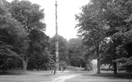 Virginia Water, Totem Pole c1960