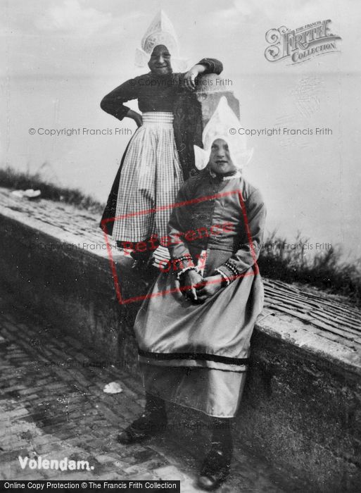 Photo of Volendam, Children c.1935