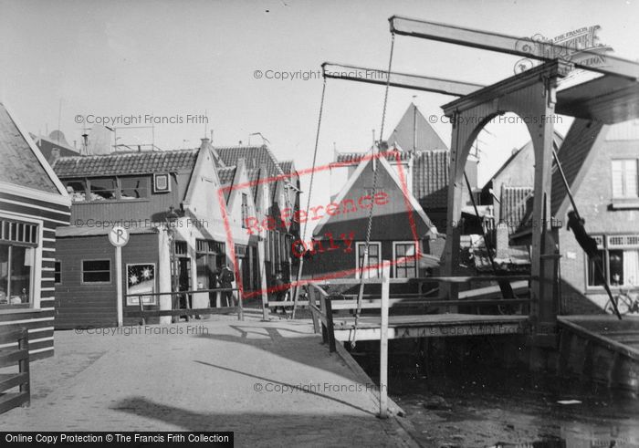 Photo of Volendam, Drawbridge 1938