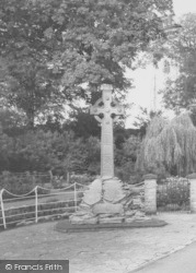 The War Memorial c.1960, Waddington