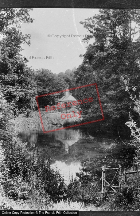 Photo of Waggoners Wells, Ford, Cottage Pond Lake 1925