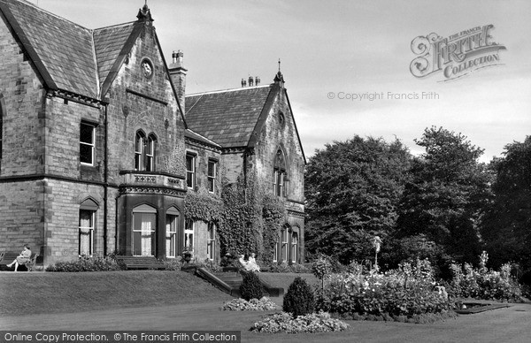 Photo of Wakefield, Holmfield House c.1960